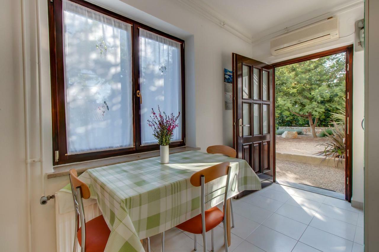 Apartment Simona Mali Lošinj Eksteriør bilde