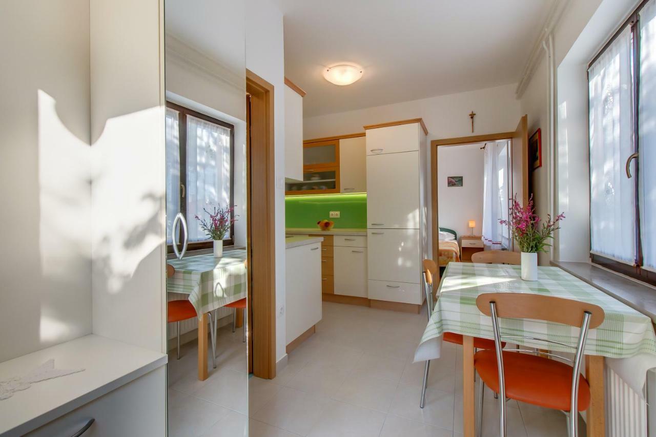 Apartment Simona Mali Lošinj Eksteriør bilde